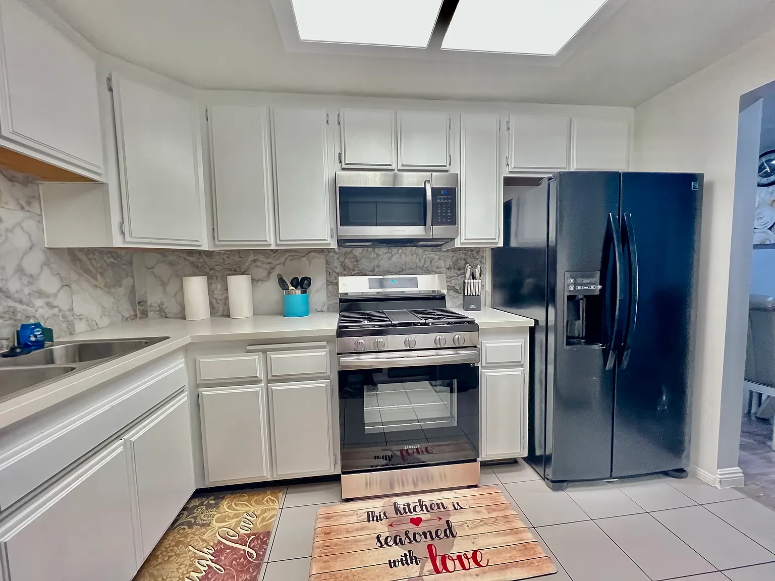 3 bed, 1029 sqft, $3,950 — Photo 3