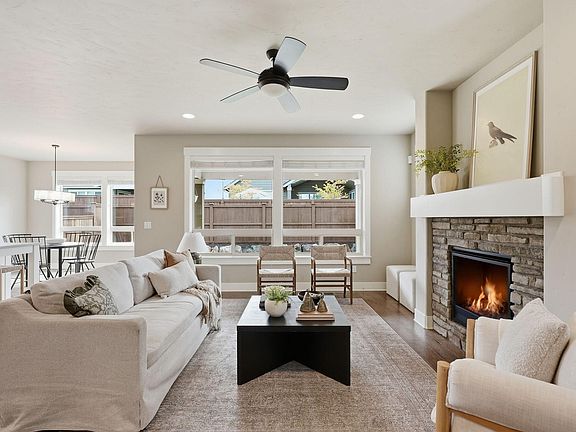 2nd image of 20853 SE Humber Ln