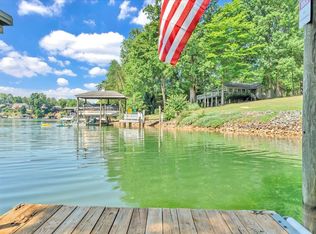 240 Fingerlake Rd, Penhook, VA 24137