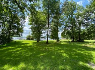 143 Broughton Hall Rd, Pinopolis, SC 29469