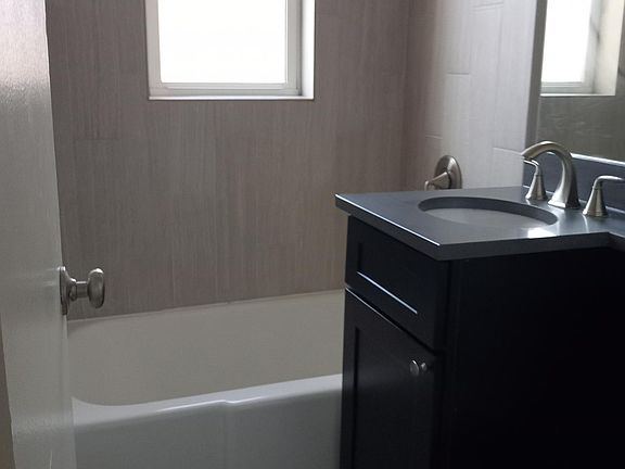 4th image of 513 W Belmont Ave #25