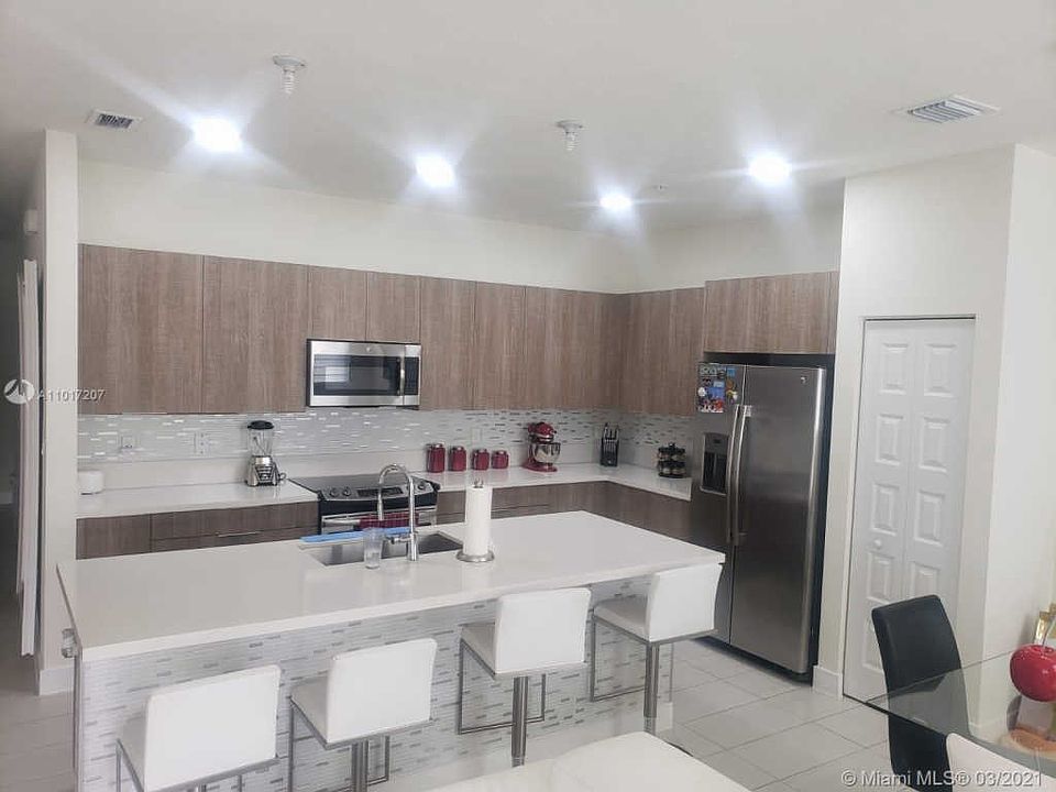 1st image of 10461 NW 82nd St #1