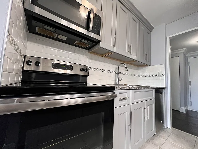 555 Gorge Rd #3J — Photo 6