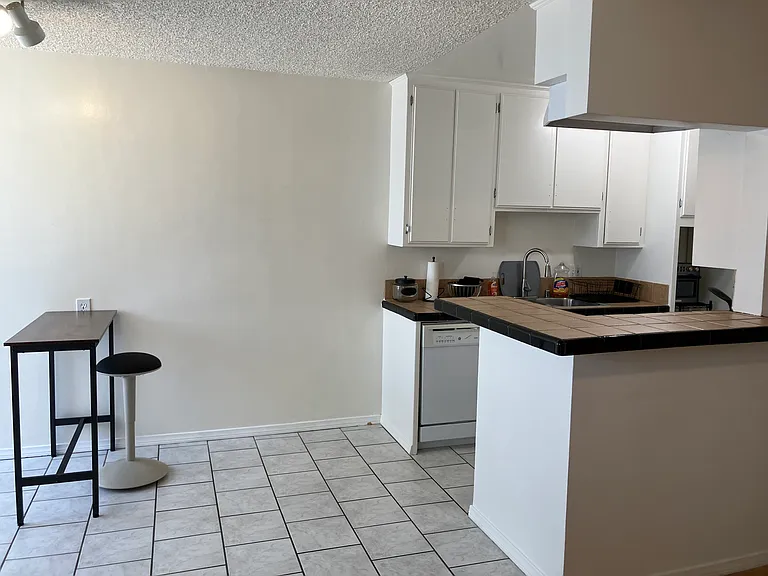 3911 Huron Ave #2 — Photo 5