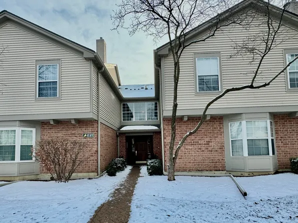 1757 Eastwood Ct APT 9, Schaumburg, IL 60195