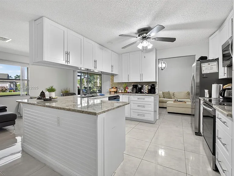 100 Miramar Ave — Photo 10