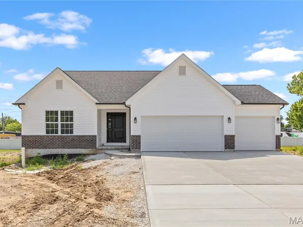 41 Millwell Dr, Maryland Heights, MO 63043