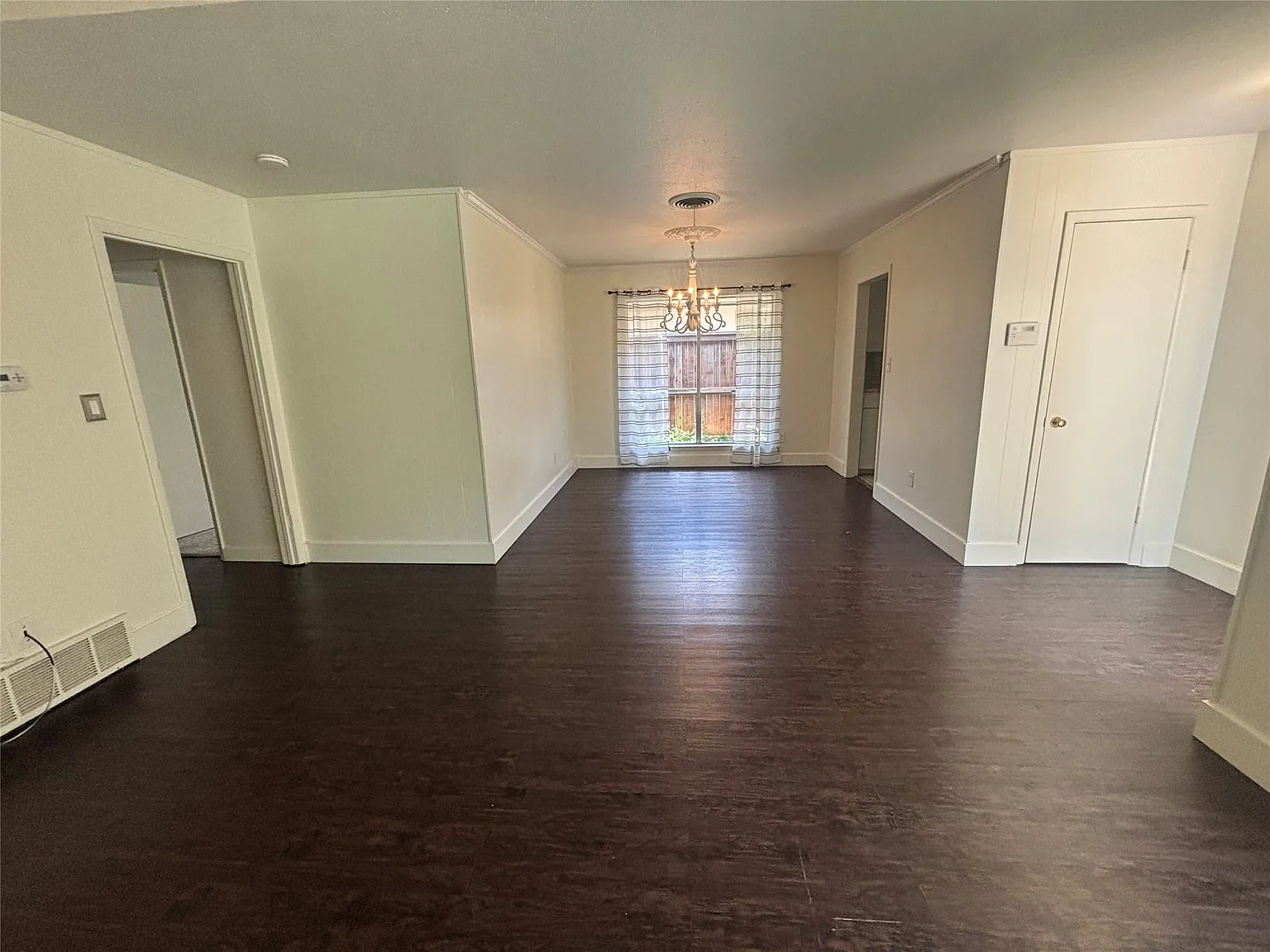 3 bed, 1.5 bath, 1425 sqft, $2,500 — Photo 3