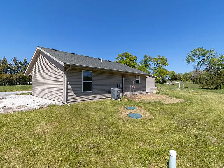 1544 Florence Dr — Photo 25