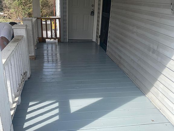 3rd image of 212 Fairview Dr APT B