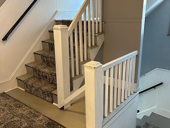 3rd image of 1076 Washington St APT 3