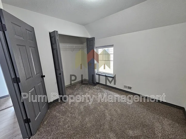 1314 Bulwer St — Photo 19