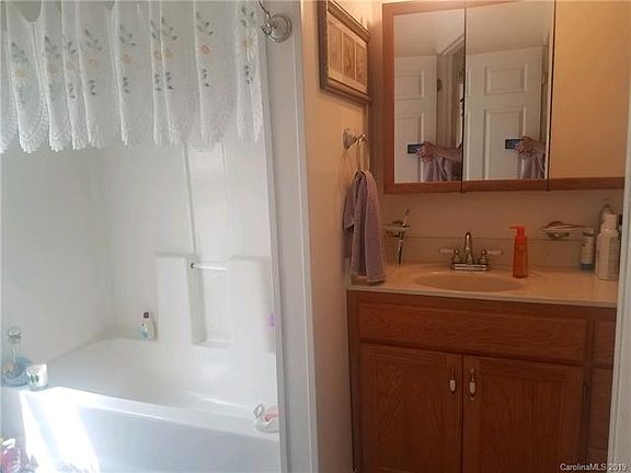 5th image of 6671 Fox Gap St