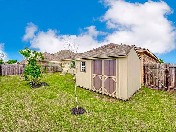 3rd image of 3018 Dogwood Knoll Trl