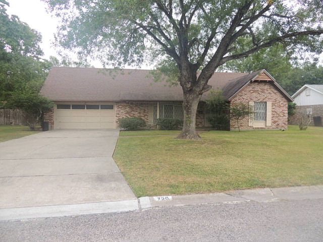 1st image of 720 Brookhollow Dr