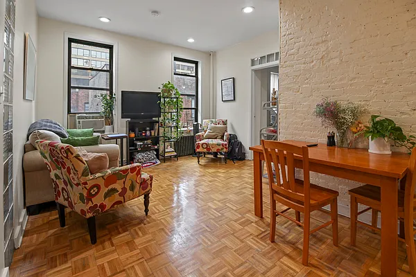 Rented by Compass | media 9