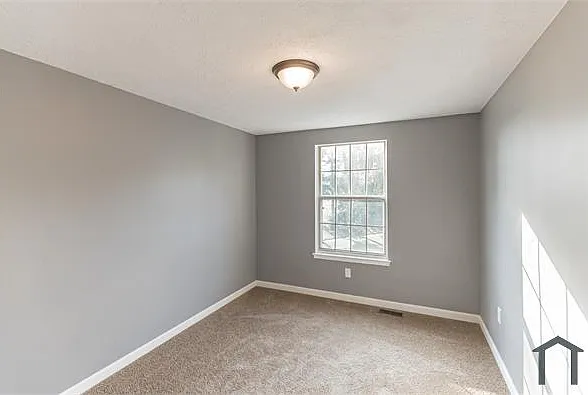 2305 Greenwood Dr — Photo 10