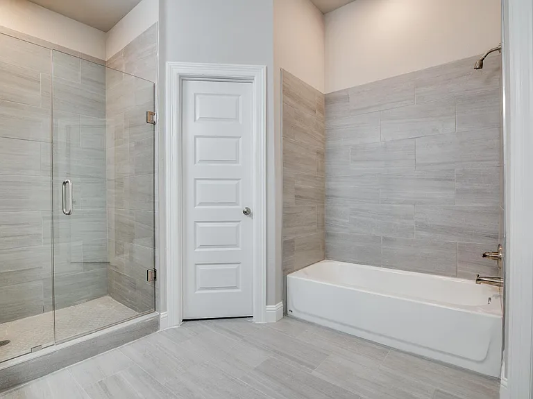 2800 Rodeo Dr — Photo 5