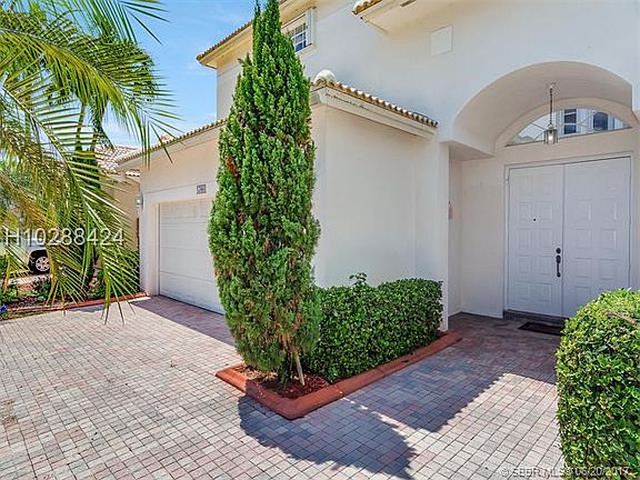 2nd image of 17084 NW 16th St