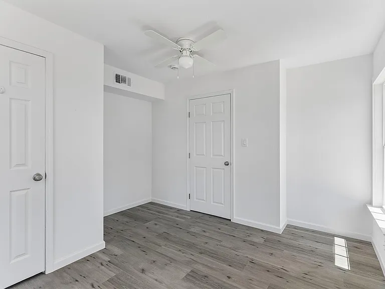 255 Foothill Rd — Photo 17