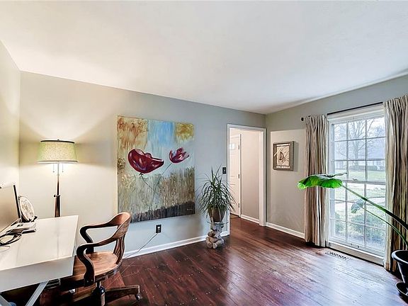 4th image of 4328 Briarwood Dr