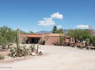 11360 E Saint James Rd, Tucson, AZ 85748