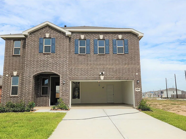 1235 Bryman Dr — Photo 16