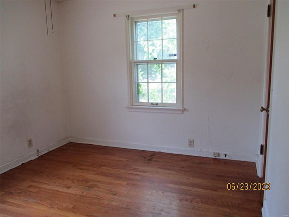 5th image of 10237 Coburg Lands Dr