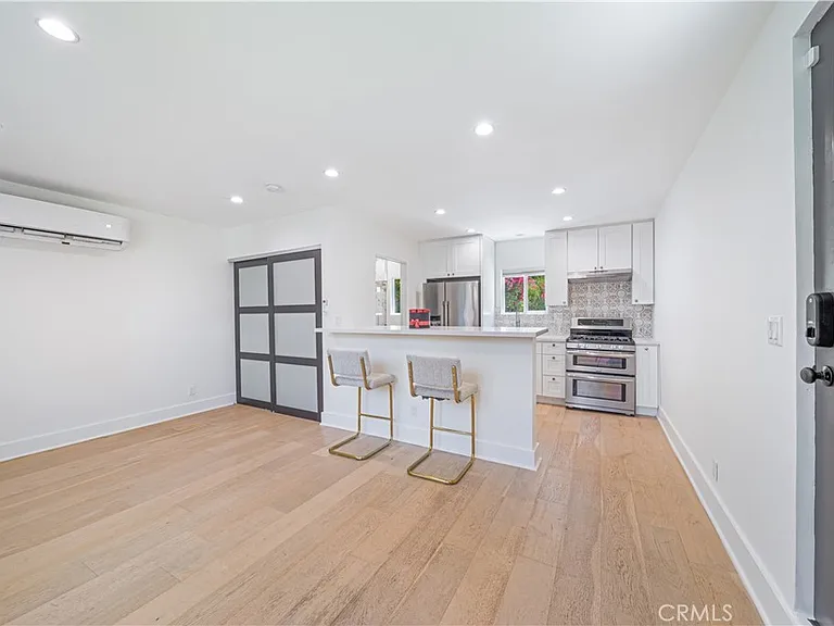 5143 Newcastle Ave — Photo 22