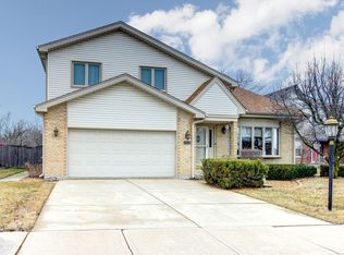 17028 Judy Ct, Oak Forest, IL 60452