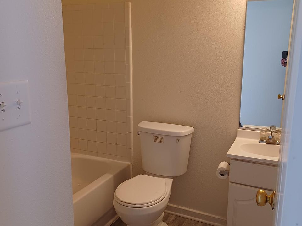 2nd image of 3510 E Richmond Rd APT 22