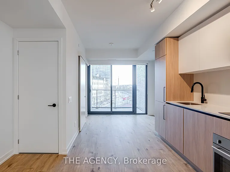 33 Parliament St #429 — Photo 2