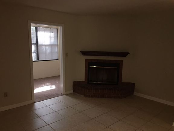 5th image of 2318 Sylvan Ct