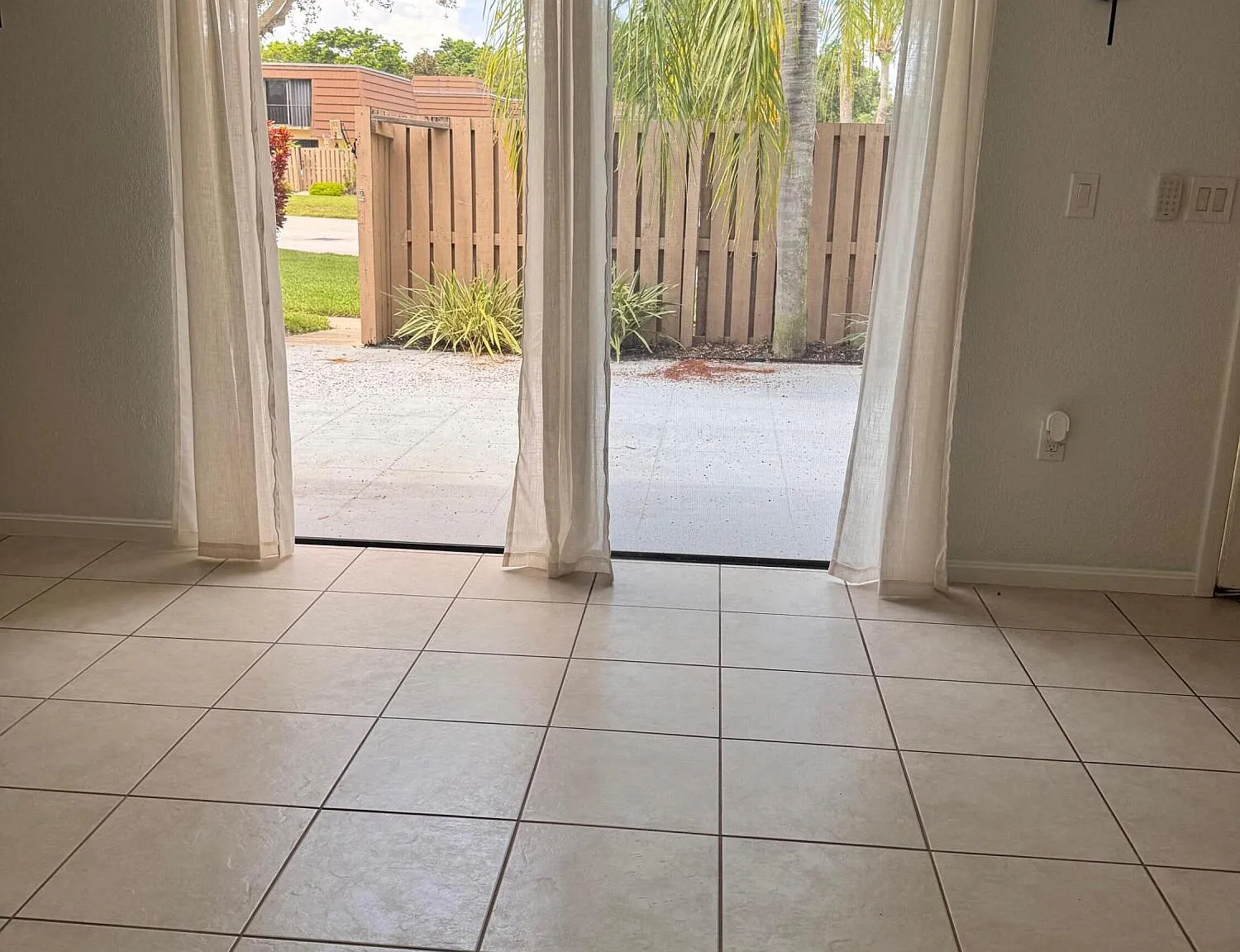 2 bed, 2.5 bath, 1236 sqft, $2,600 — Photo 2
