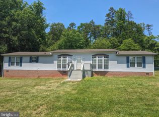 12428 Tower Hill Rd, Midland, VA 22728