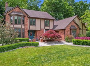 48563 Hidden Oaks Ln, Shelby Township, MI 48317