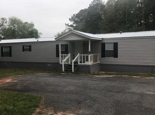 186 Smoak Bridge Cir, Warwick, GA 31796