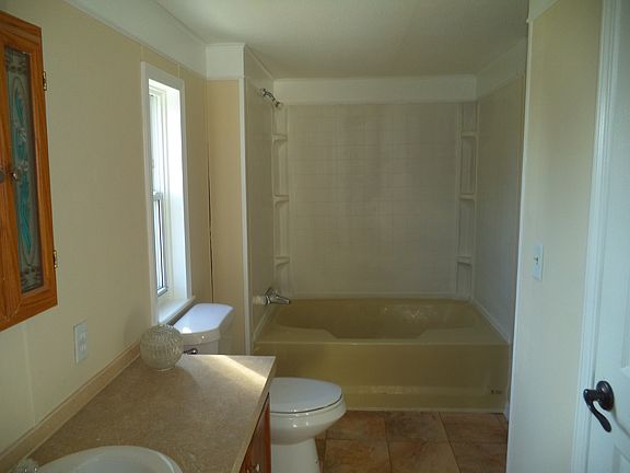 4th image of 2332 Mead Dr