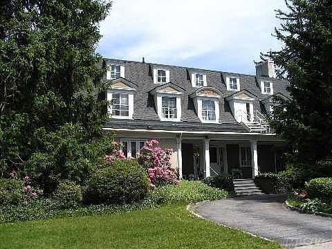 1st image of 11 Dana Ln