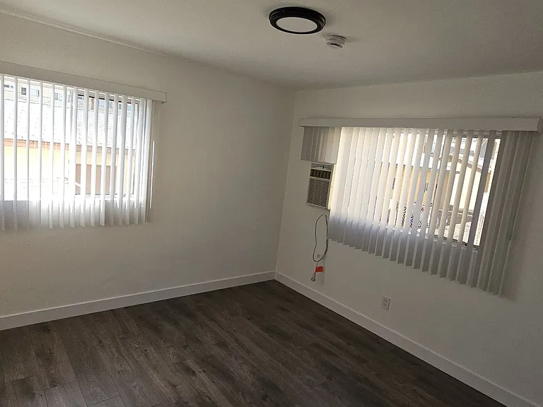 6333 Coldwater Canyon Ave #6 — Photo 13