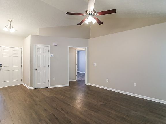 5th image of 149 Lake Cove Approach