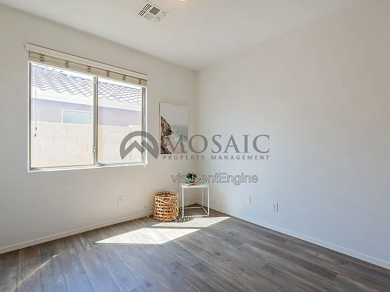 39718 N Rolling Green Way — Photo 18