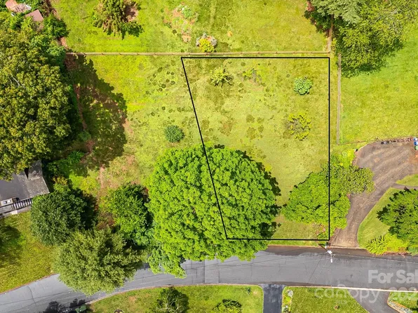 28 Sheppard Dr, Asheville, NC 28806