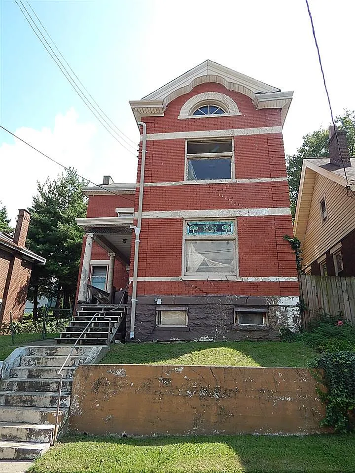8 16th St photo 1