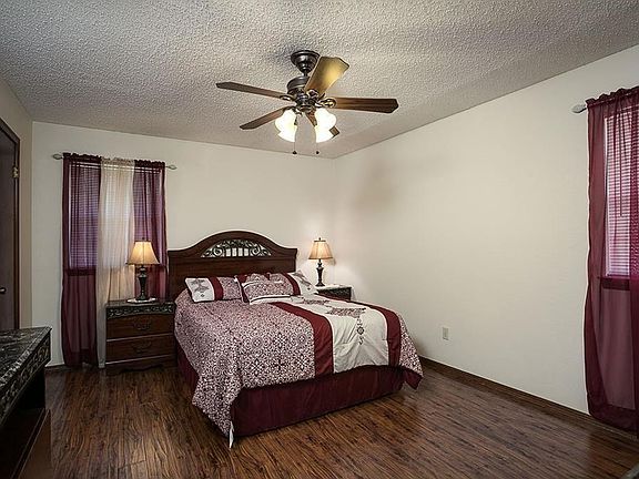 4th image of 100 Lochwood Cir