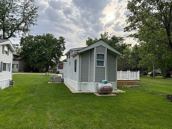 4th image of 156 Smallmouth Ln