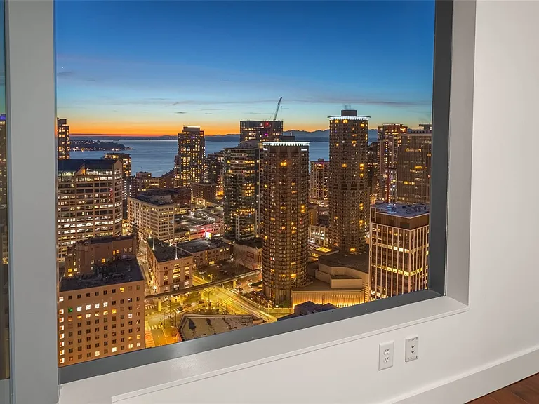 737 Olive Way #2600 — Photo 32