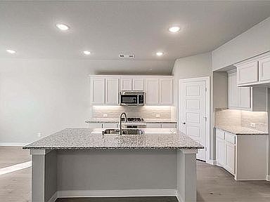 3rd image of 4104 Starlight Creek Dr