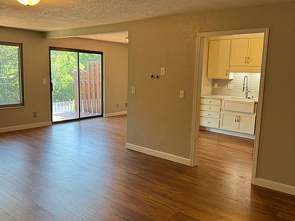 5th image of 4328 Maureen Ct SE APT 174