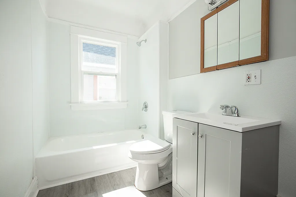 2 bed, $1,025 — Photo 4